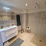 Climatise 2 Avec Terrasse Et Cuisine Equipee - Fr-1-100-344 דירה קבלייר-סור-מר