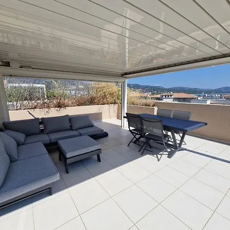 Appartement Climatise 2 Avec Terrasse Et Cuisine Equipee - Fr-1-100-344
