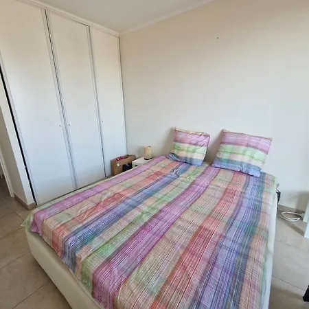 Climatise 2 Avec Terrasse Et Cuisine Equipee - Fr-1-100-344 *