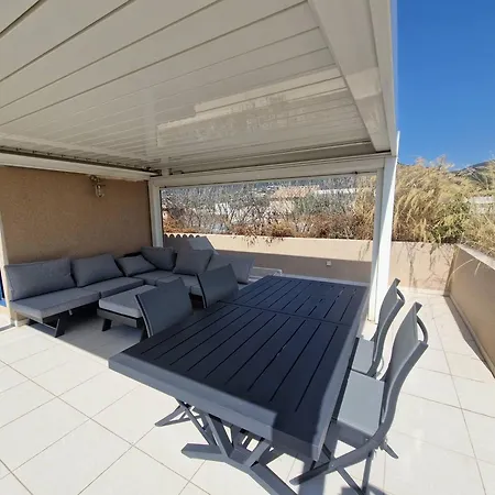 Climatise 2 Avec Terrasse Et Cuisine Equipee - Fr-1-100-344 Appartement